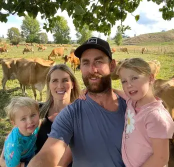 Family photo Michelle — Otorohanga, New Zealand 
